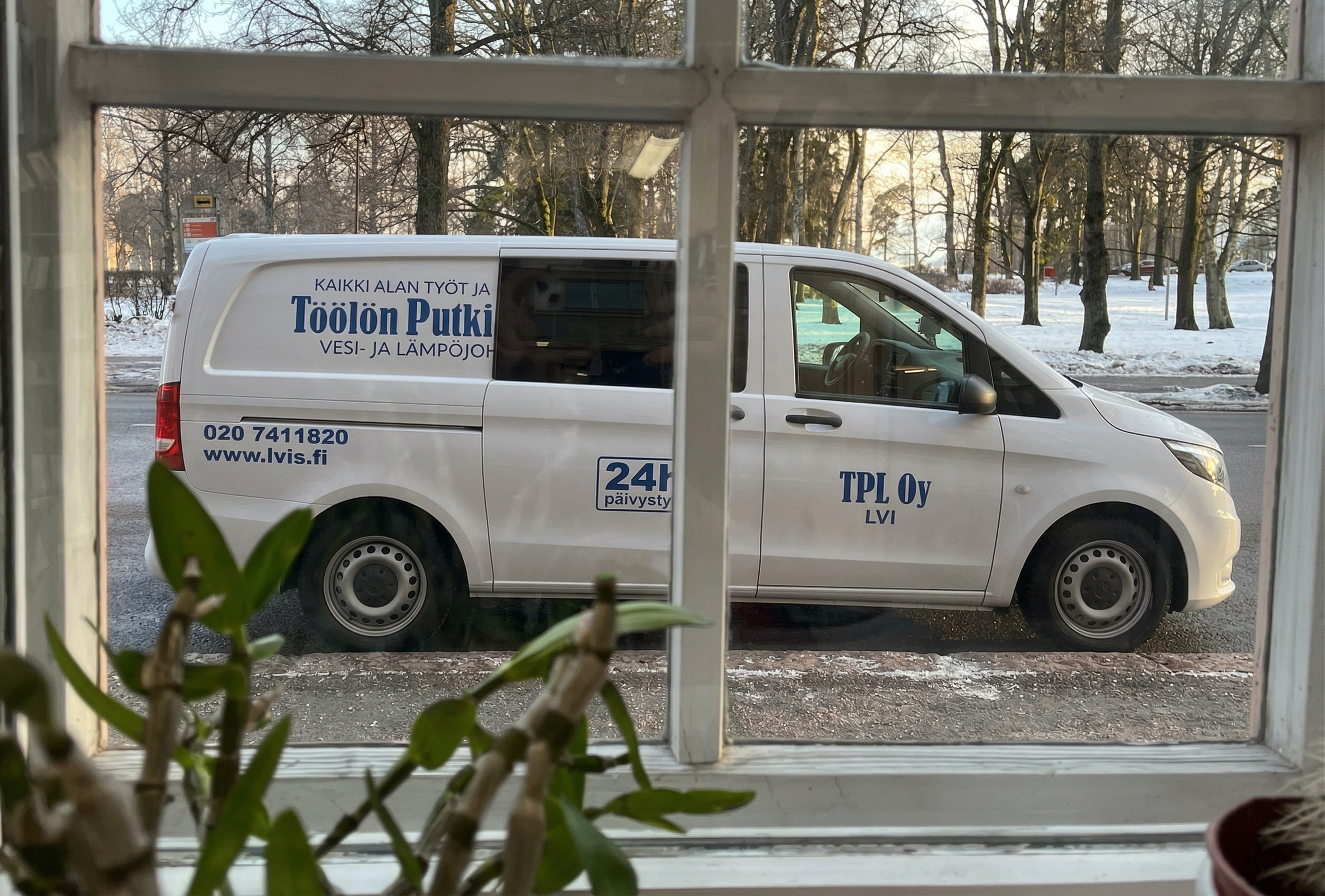 Töölön Putkiliike Oy huoltoauto